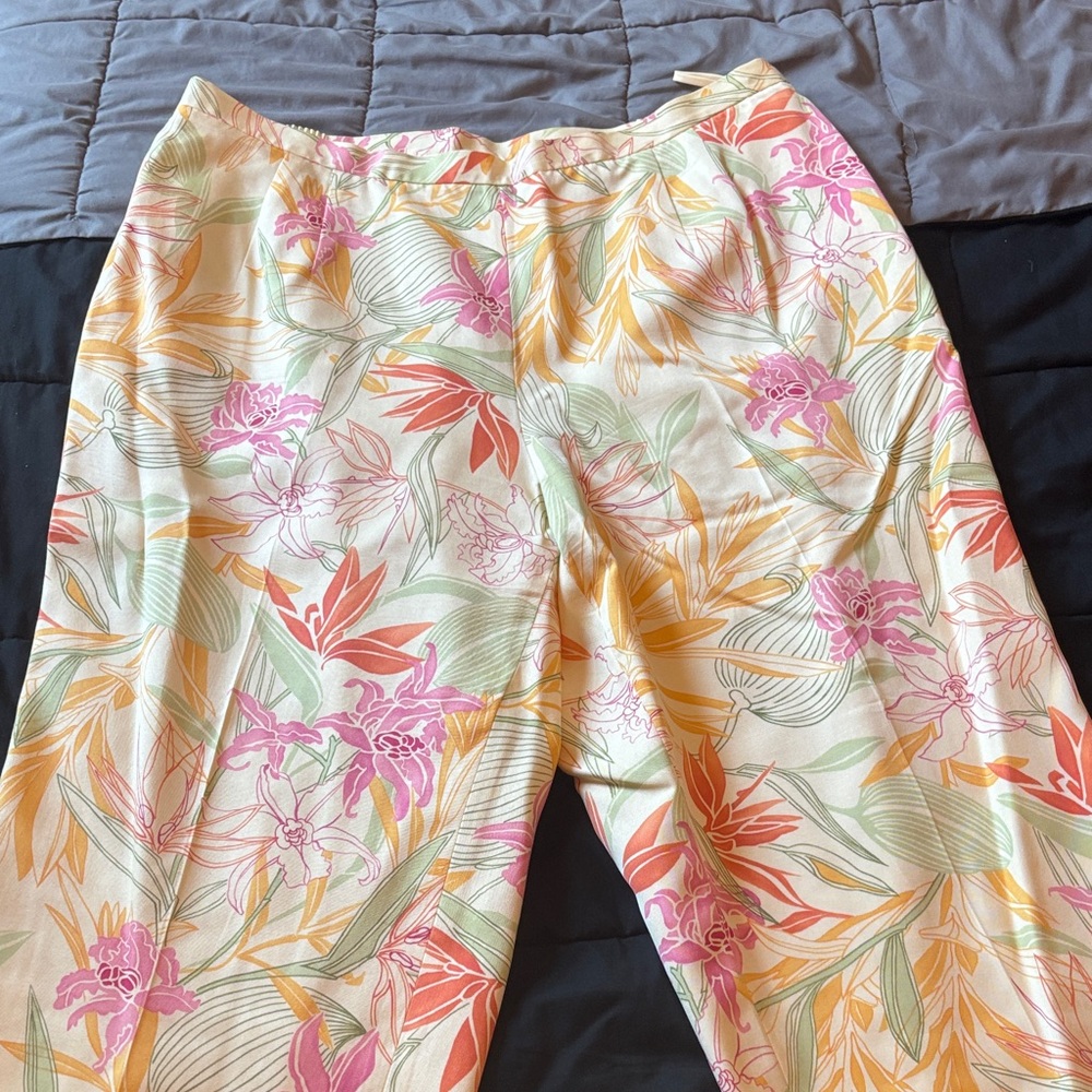 Talbots Woman Petites Floral Print Pants in Pink and Orange 24w silk blend